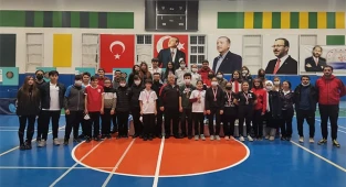 Denizli’de dart turnuvası düzenlendi