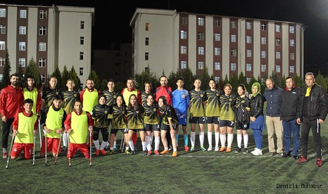 Kadın futbol takımı ve ampute sporcular kadına şiddete 'hayır' dedi