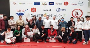 Lise öğrencileri yemek yarışmasından ödüllerle döndü