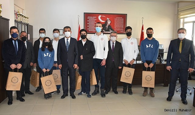 Liseli Öğrenciler Termal Bebek Bezi Patenti Aldı