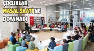 MİNİKLERDEN ‘MASAL SAATİ’ ETKİNLİĞİNE YOĞUN İLGİ