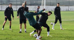 Son idmanını tamamlayan Denizlispor, İzmir’e gitti