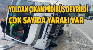 Yoldan çıkan midibüs devrildi, çok sayıda yaralı
