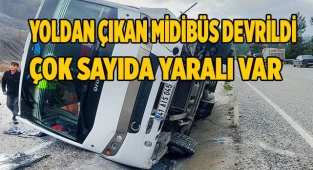 Yoldan çıkan midibüs devrildi, çok sayıda yaralı