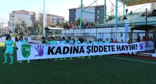 Avrupa'nın En İyi Türk Kadın Futbolcusu Defterli şiddete 'hayır' dedi