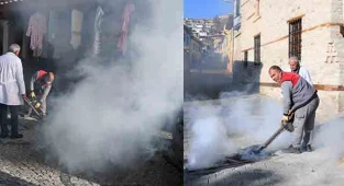 Buldan Belediyesinden larva ilaçlaması