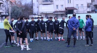 Genç Horozlar, Bandırma’ya 3 puan için gidiyor