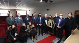 Konferans Salonuna Hayırseverlerin İsmi Verildi