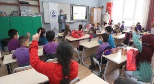 PAMUKKALE’DEKİ İLKOKULLARDA SIFIR ATIK EĞİTİMİ TAMAMLANDI