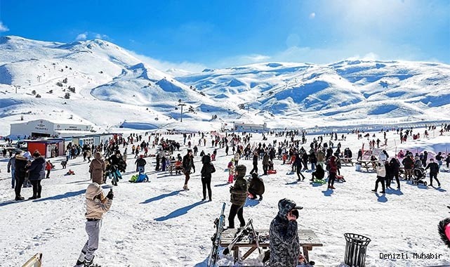 Denizli Kayak Merkezi’nde kar kalınlığı 180 santimetreyi buldu