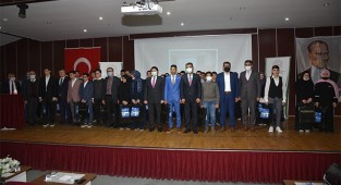 Dereceye giren İmam Hatip öğrencileri ödüllendirildi