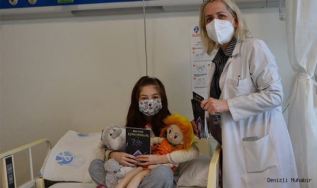 Doktor anneden hasta çocuklara kitap hediyesi