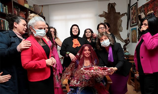 Gençlerin kına gecesi Sevgi Eli ve Kadın Meclisi’nden
