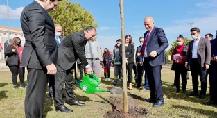 Kardeşlik fidanına Karabağ’dan getirilen toprak kondu