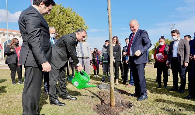 Kardeşlik fidanına Karabağ’dan getirilen toprak kondu