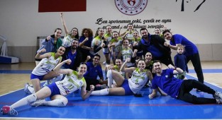 Merkezefendi'nin Sultanları yarı finalde