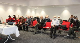 Şairler kış gününde baharı yaşattı