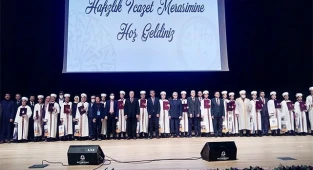 19 hafız törenle belgelerini aldı