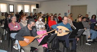 55 hekim eğitime destek için şarkı söyleyecek