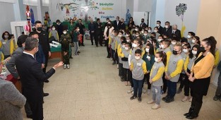 Atık Malzemeler Okula Kütüphane Oldu