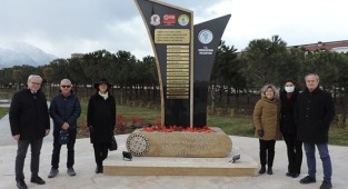 Denizli’de sağlık şehitleri anıldı