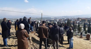 Yaşamını yitirdi