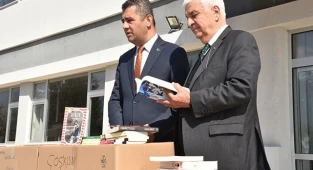 DSO MECLİSİ’NDEN ÖĞRENCİLERE KİTAP BAĞIŞI