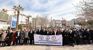 Kadınlar Ata’nın huzurunda