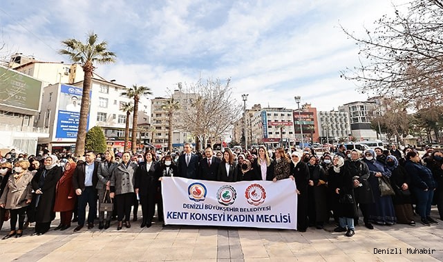 Kadınlar Ata’nın huzurunda