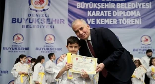 Karate kemeri sevincini Başkan Zolan ile yaşadılar