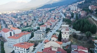 PAMUKKALE BELEDİYESİ, MEVLANA CADDESİ’Nİ YENİLEDİ