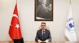 Rektör Kutluhan: “Hekimlerimiz, geçmişten günümüze bu saygın mesleğin sorumluluklarına haizdir”
