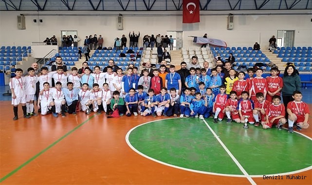 Tavas'ta futsal turnuvası sona erdi