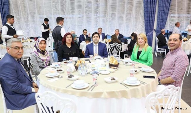 BAŞKAN DOĞAN MUHTARLARLA İFTARDA BİR ARAYA GELDİ