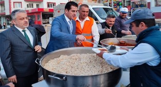 BAŞKAN GÜNGÖR ORUCUNU ŞEHİT AİLELERİ İLE BİRLİKTE AÇTI!