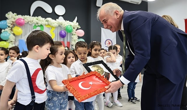 Başkan Zolan, miniklerin bayram sevincini paylaştı