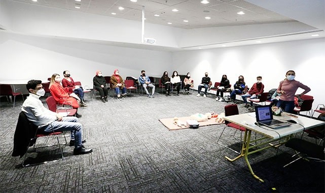 Büyükşehir Gençlik Meclisi’nden ilk yardım eğitimi