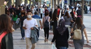 Denizli’de toplu taşıma araçları ile sağlık kuruluşlarında maske zorunluluğu devam edecek