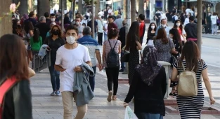 Denizli’de toplu taşıma araçları ile sağlık kuruluşlarında maske zorunluluğu devam edecek