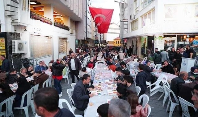 İYİ PARTİ’NİN RAMAZAN SOFRASI SOKAKLARA SIĞMADI
