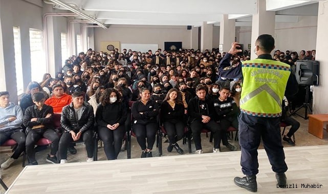 Jandarmadan öğrencilere güvenli motosiklet sürüş eğitimi
