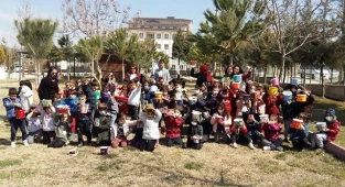 Minik öğrenciler sürdürebilir dünya için etkinliklere katılıyor
