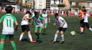 Minikler ara tatilde futbola doyacak