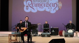 Orhan Hakalmaz’dan Denizlililere türkü ziyafeti