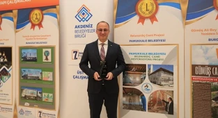 PAMUKKALE BELEDİYESİ’NİN PROJELERİ ÖDÜLE DOYMUYOR