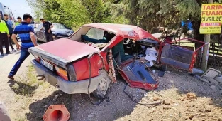 Sabıkalı kavşakta yeni bir kırmızı ışık kazası