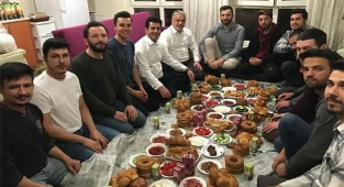 Yücel Güngör, PAÜ’lü öğrencilerle sahurda buluştu