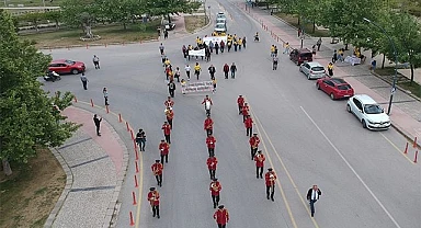 12. Tiyatro Festivali, Kortej Yürüyüşü ile Başladı