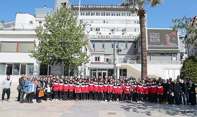 Büyükşehir yüzmede damgasını vurdu