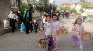 Çocuklar 3 asırlık arife geleneğini yaşattı